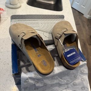 NWT Birkenstock taupe Suede Slip-Ons- size 40/9. Super soft footbed w/box.
